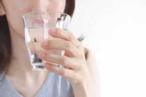 国立駅徒歩3分の歯医者、国立深澤歯科クリニックで、授乳期に歯がもろくなる原因と口内環境の維持を助けるオーラルケアを解説